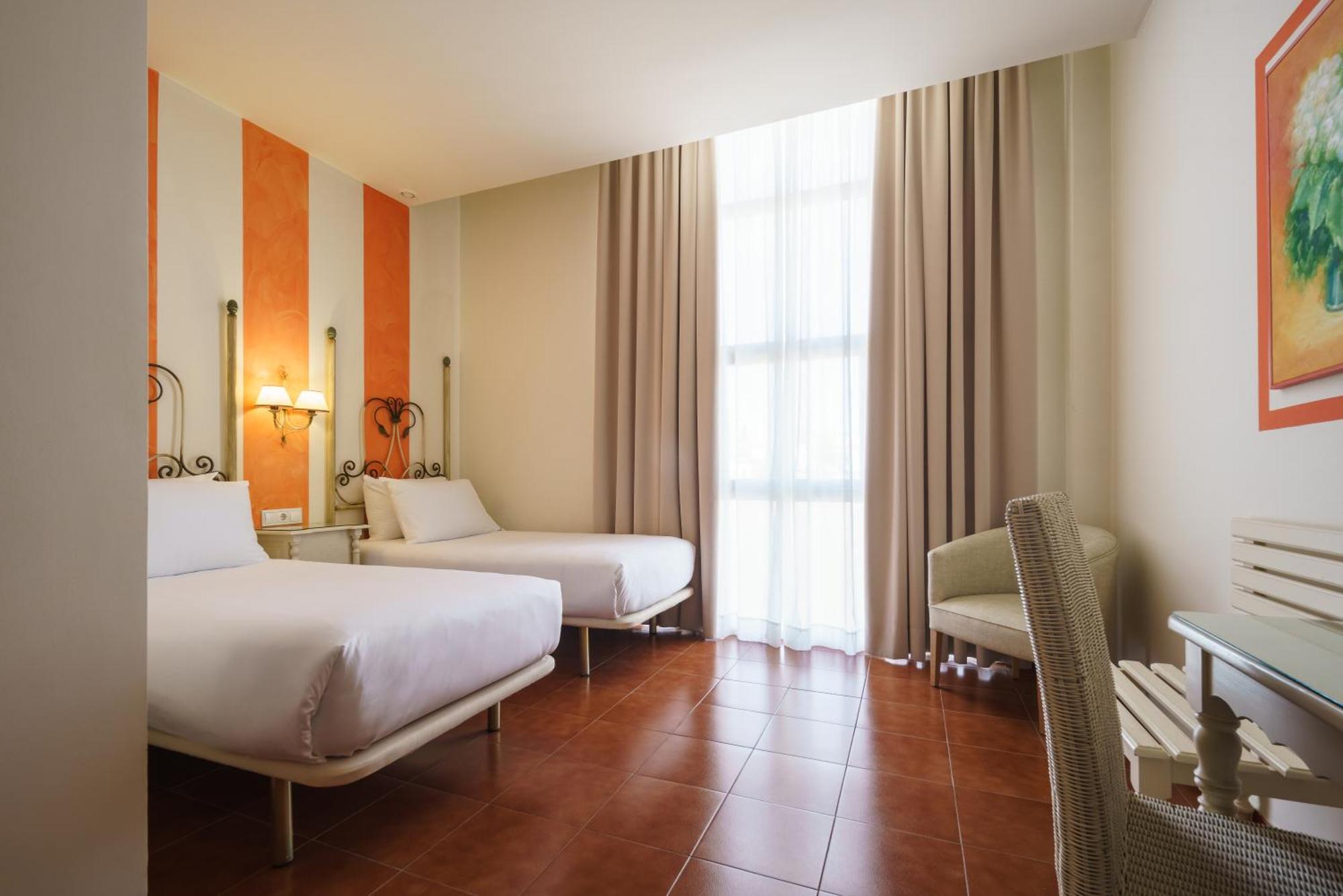 Hotel Alborán Chiclana Chiclana de la Frontera Esterno foto